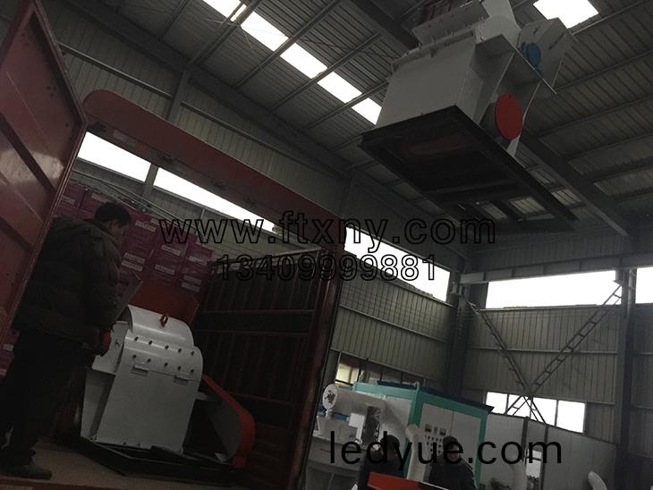 600型(xing)切片粉(fen)碎(sui)一(yi)體(ti)機(ji)